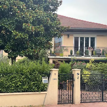 Bed & Breakfast Casa Lovo Saint-Laurent-de-Mure